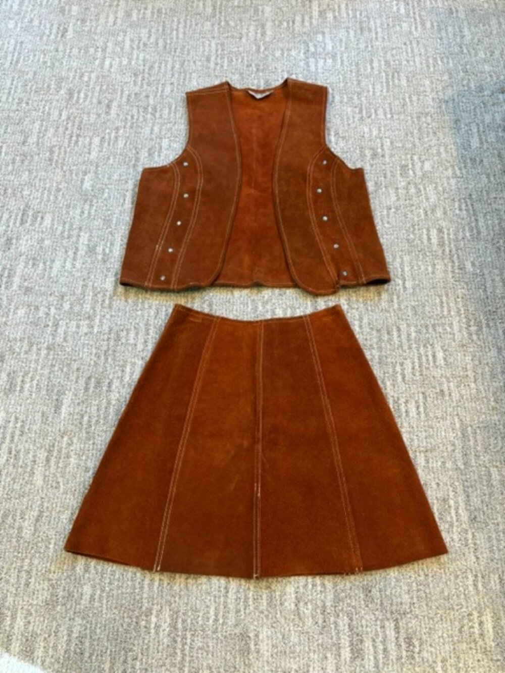 Vintage nubuck vest and skirt 60s 70s festival wear great condition! Sz XS/S